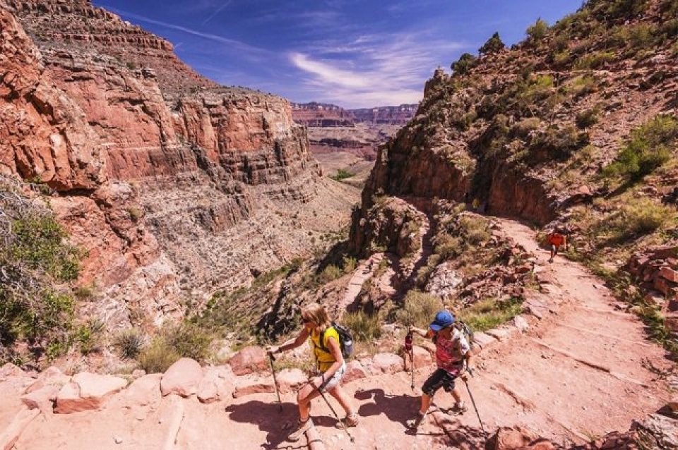 Grand canyon rim 2025 to rim hike distance